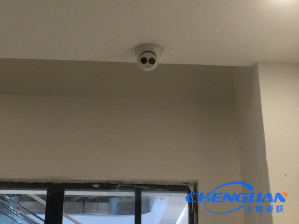 十堰萬(wàn)達廣場(chǎng)麻辣小屋視頻監控系統及公共廣播系統01